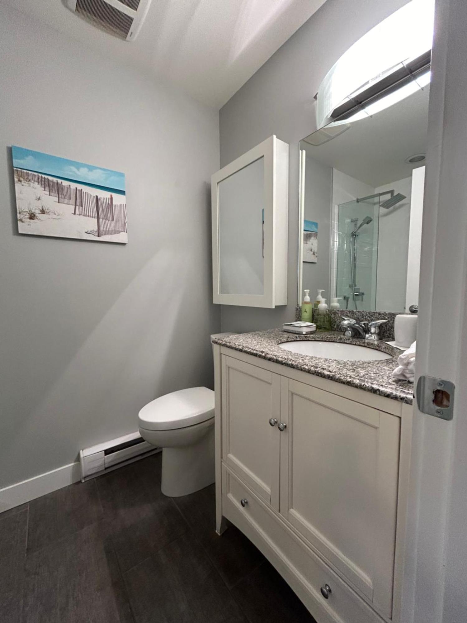 North Nanaimo Gem - Garden-View Room With Private Ensuite Exterior foto